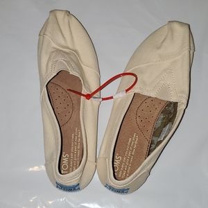 *NEW* Toms